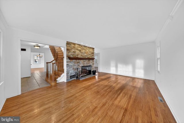 6 KINGS GRANT RD, Hockessin, DE 19707