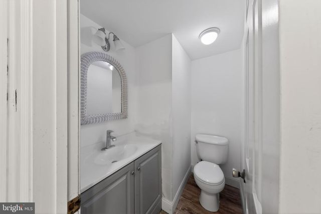 6 KINGS GRANT RD, Hockessin, DE 19707