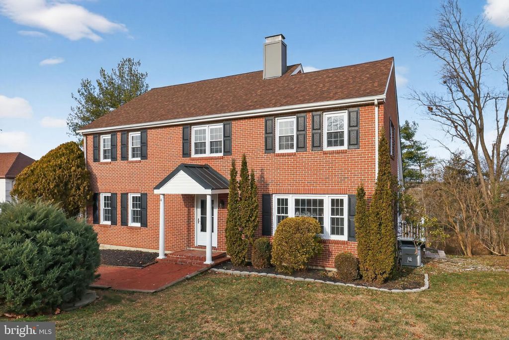 6 KINGS GRANT RD, Hockessin, DE 19707