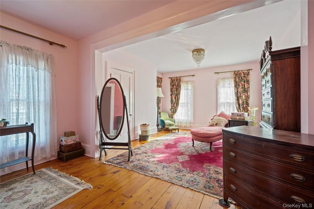 449 Montauk Highway, East Moriches, NY 11940