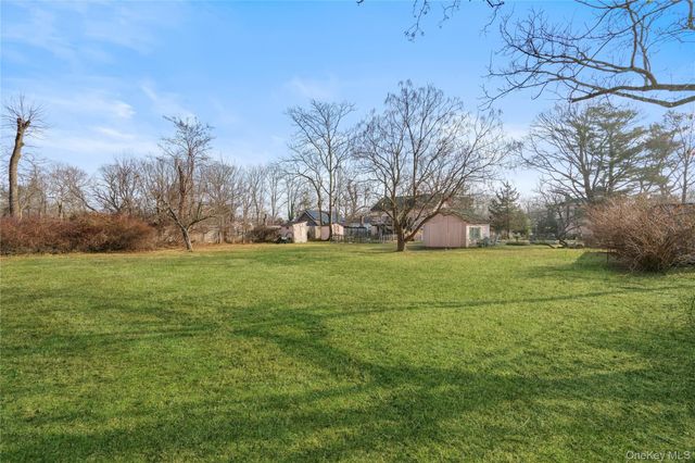 449 Montauk Highway, East Moriches, NY 11940