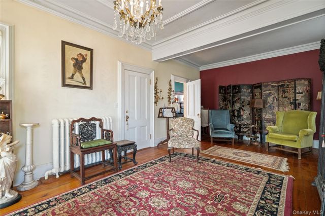 449 Montauk Highway, East Moriches, NY 11940