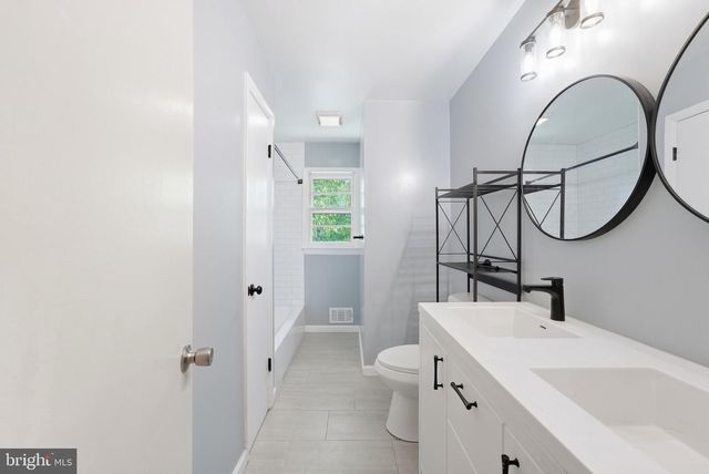 8400 BOUND BROOK LN, Alexandria, VA 22309