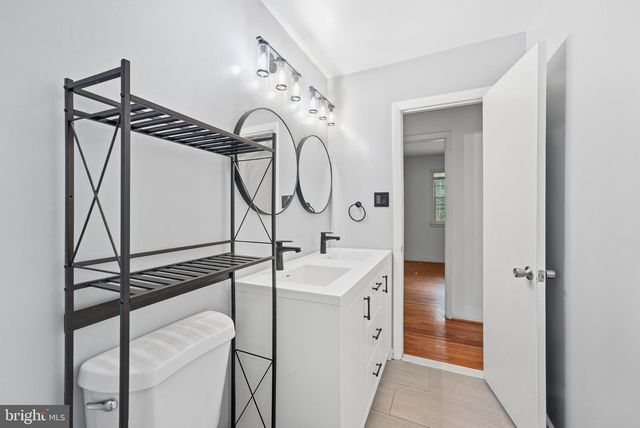 8400 BOUND BROOK LN, Alexandria, VA 22309
