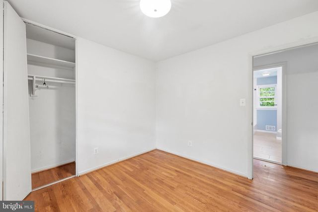 8400 BOUND BROOK LN, Alexandria, VA 22309