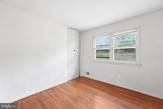 8400 BOUND BROOK LN, Alexandria, VA 22309