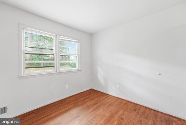 8400 BOUND BROOK LN, Alexandria, VA 22309