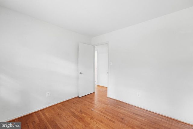 8400 BOUND BROOK LN, Alexandria, VA 22309