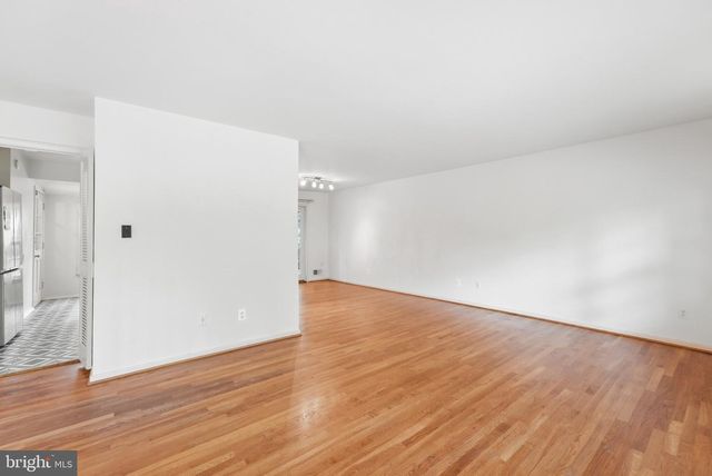 8400 BOUND BROOK LN, Alexandria, VA 22309