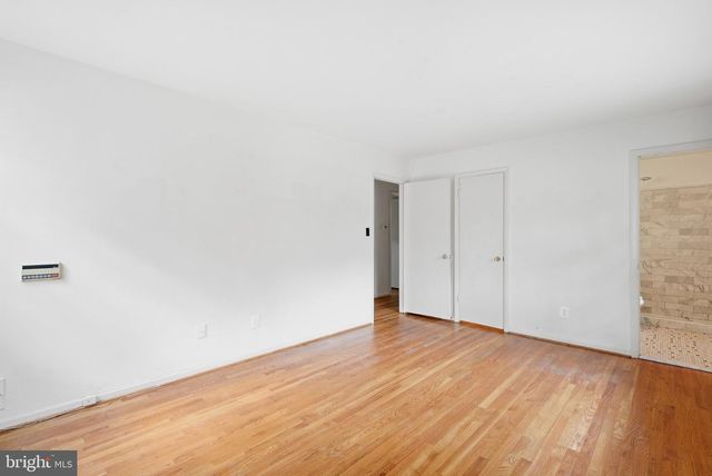 8400 BOUND BROOK LN, Alexandria, VA 22309
