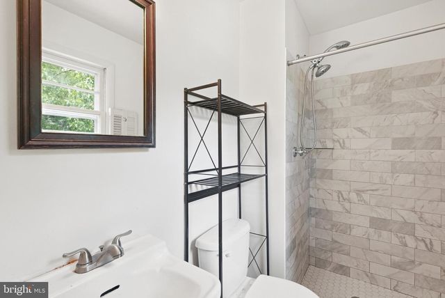 8400 BOUND BROOK LN, Alexandria, VA 22309