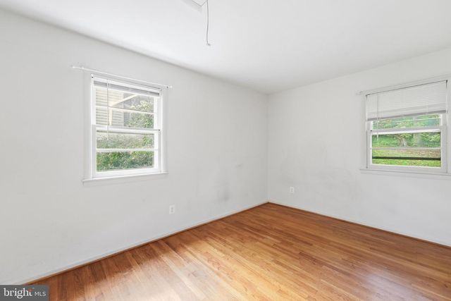 8400 BOUND BROOK LN, Alexandria, VA 22309