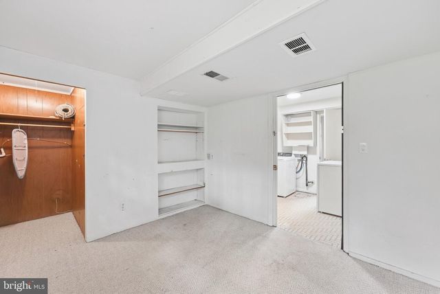 8400 BOUND BROOK LN, Alexandria, VA 22309