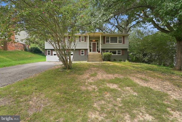 8400 BOUND BROOK LN, Alexandria, VA 22309