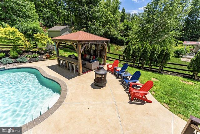 6729 BREEZY DR, Warrenton, VA 20187