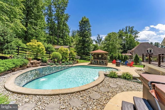 6729 BREEZY DR, Warrenton, VA 20187