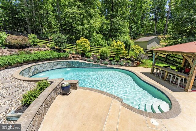 6729 BREEZY DR, Warrenton, VA 20187