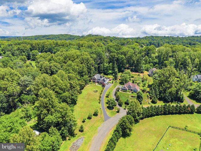 6729 BREEZY DR, Warrenton, VA 20187