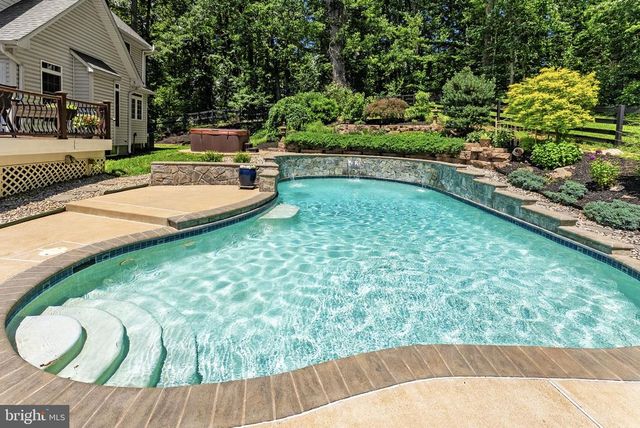 6729 BREEZY DR, Warrenton, VA 20187