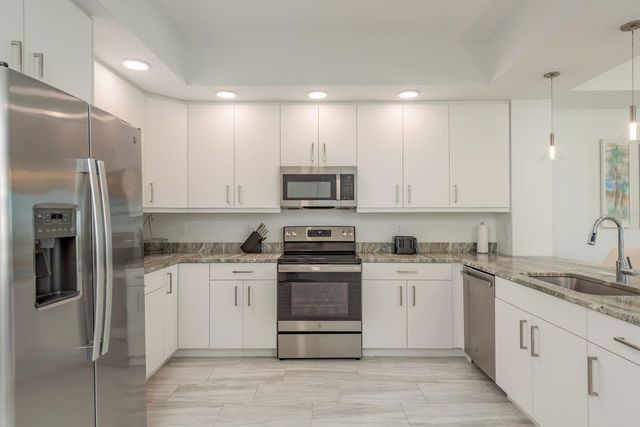 415 ISLAND WAY 402, Clearwater Beach, FL 33767