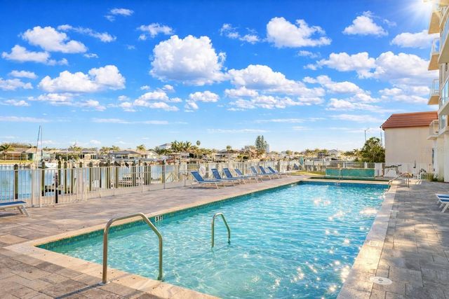 415 ISLAND WAY 402, Clearwater Beach, FL 33767