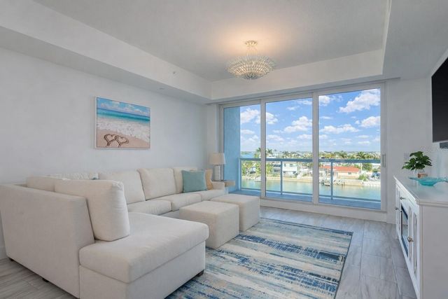 415 ISLAND WAY 402, Clearwater Beach, FL 33767