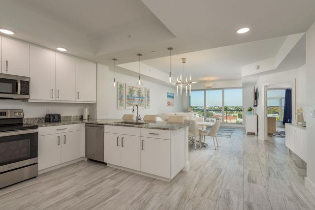 415 ISLAND WAY 402, Clearwater Beach, FL 33767