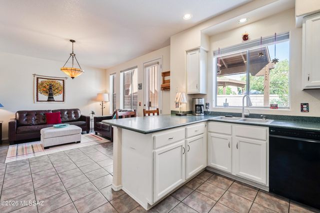 5197 E Calle Vista De Colores, Tucson, AZ 85711