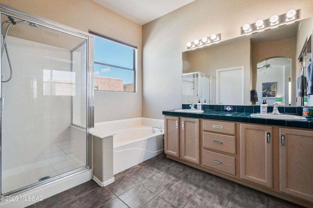 5197 E Calle Vista De Colores, Tucson, AZ 85711