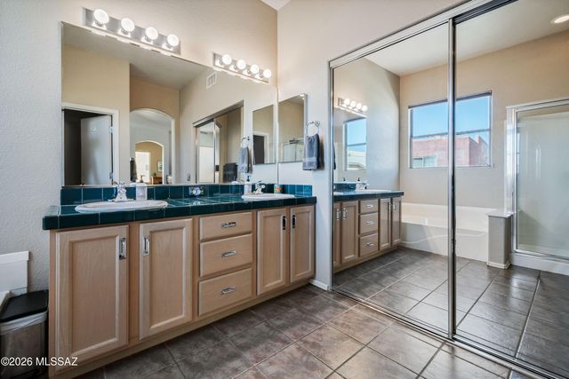 5197 E Calle Vista De Colores, Tucson, AZ 85711