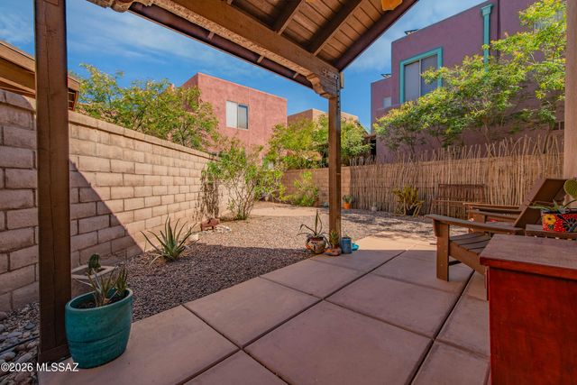 5197 E Calle Vista De Colores, Tucson, AZ 85711