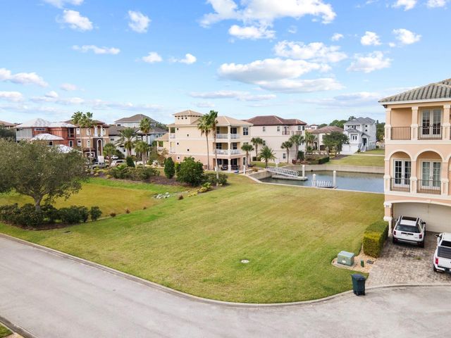 8 CAPTAINS COURT, Palm Coast, FL 32137