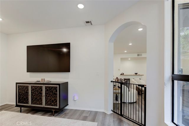 511 N Jackson 101, Glendale, CA 91206