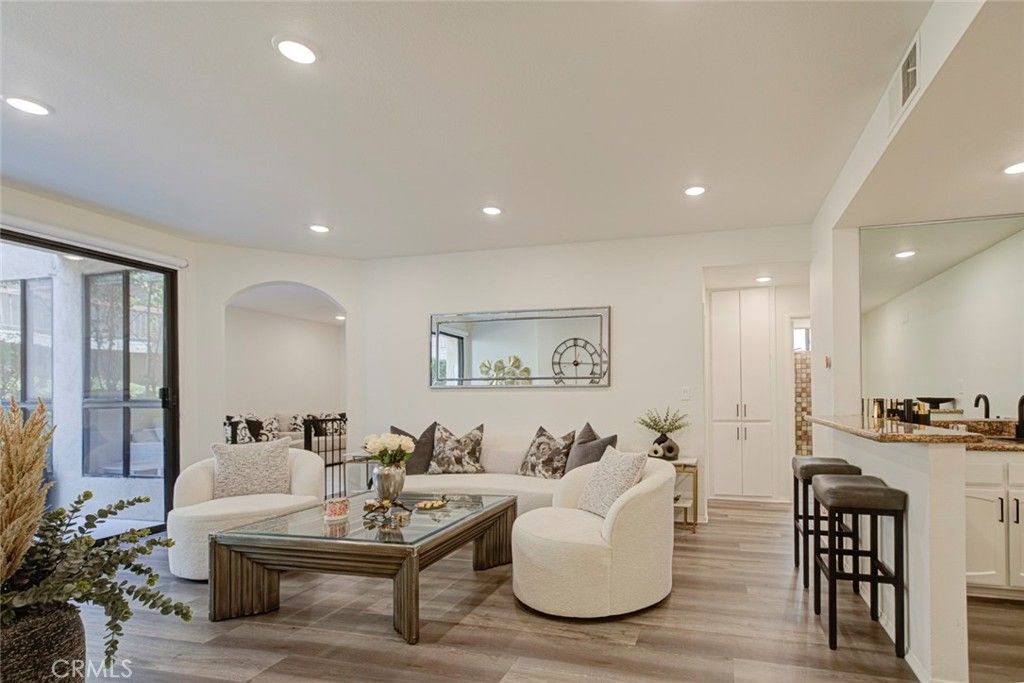 511 N Jackson 101, Glendale, CA 91206