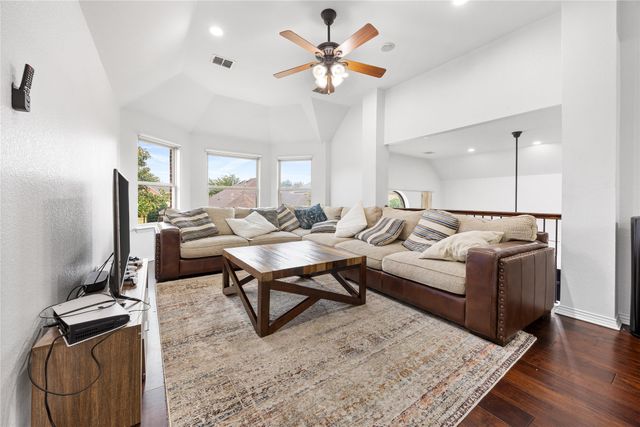 3020 Nadar Avenue, Grand Prairie, TX 75054