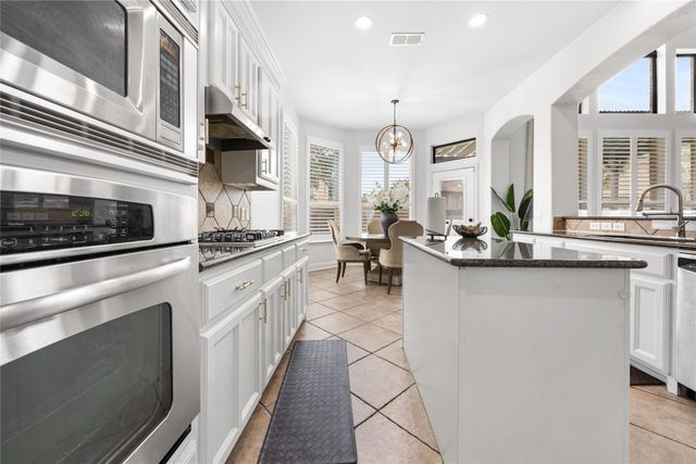 3020 Nadar Avenue, Grand Prairie, TX 75054