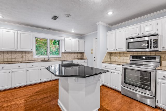 1501 Quail Creek, Conway, AR 72032