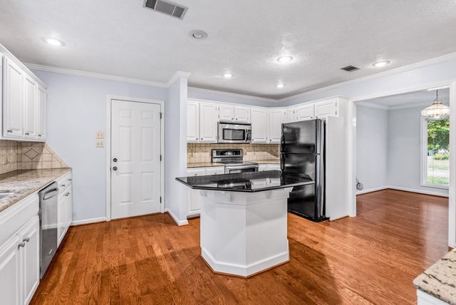 1501 Quail Creek, Conway, AR 72032