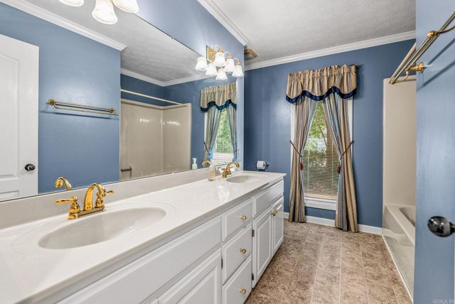 1501 Quail Creek, Conway, AR 72032