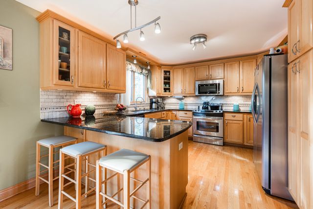 1233 Covington Drive, Lemont, IL 60439