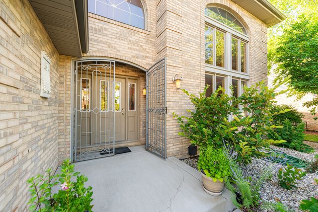 1233 Covington Drive, Lemont, IL 60439