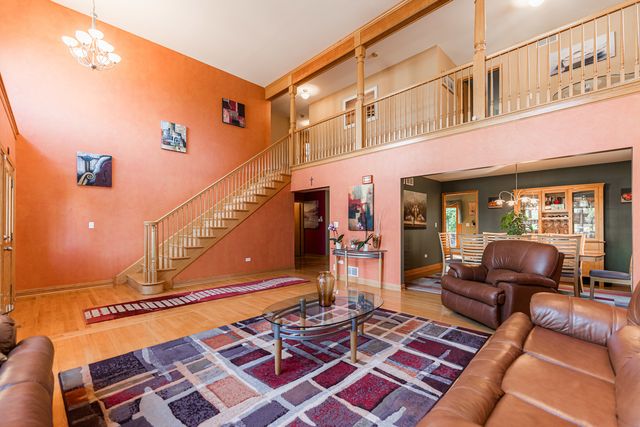 1233 Covington Drive, Lemont, IL 60439