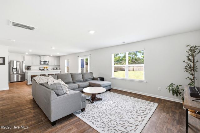 8328 E Highcroft Drive NE, Leland, NC 28451