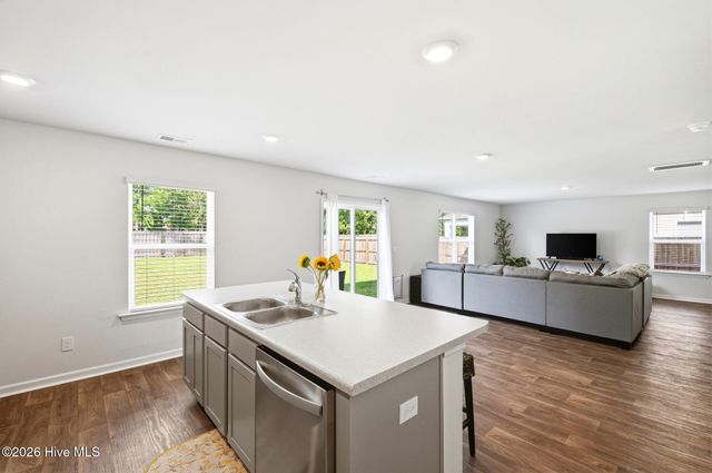 8328 E Highcroft Drive NE, Leland, NC 28451