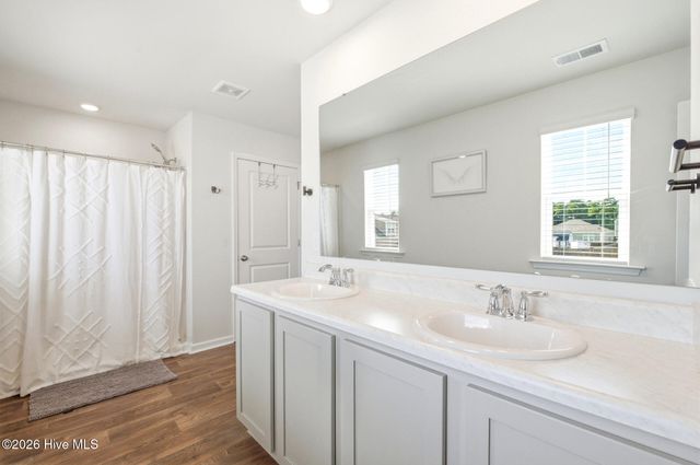8328 E Highcroft Drive NE, Leland, NC 28451