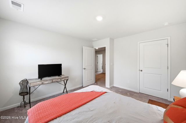 8328 E Highcroft Drive NE, Leland, NC 28451