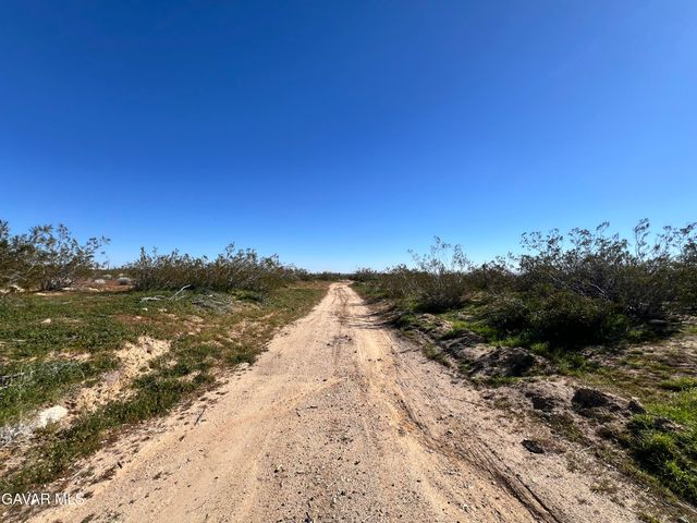 Susan Ave Avenue, Mojave, CA 93501