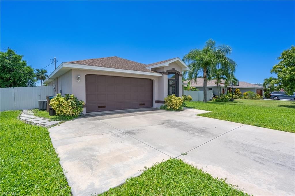 626 Retunda PKWY W, CAPE CORAL, FL 33904 — photo 3