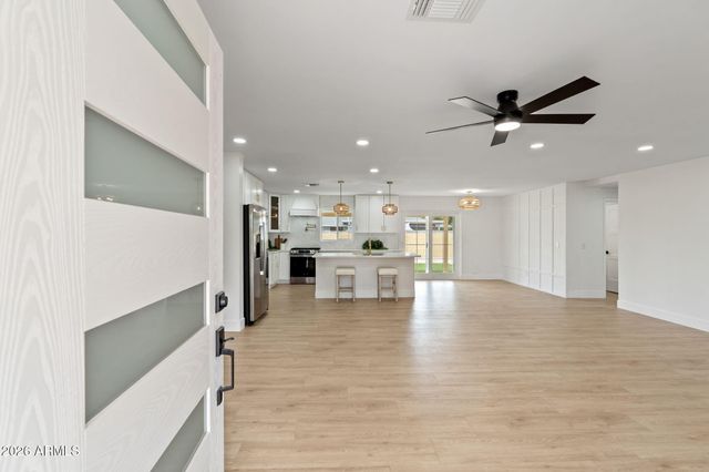 8314 E CAMELBACK Road, Scottsdale, AZ 85251
