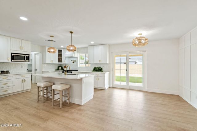 8314 E CAMELBACK Road, Scottsdale, AZ 85251
